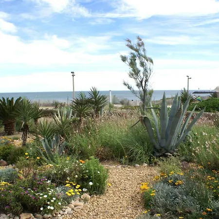 17, Héliopolis O Au Village Naturiste Agde
