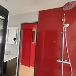 17, Héliopolis O Au Village Naturiste
