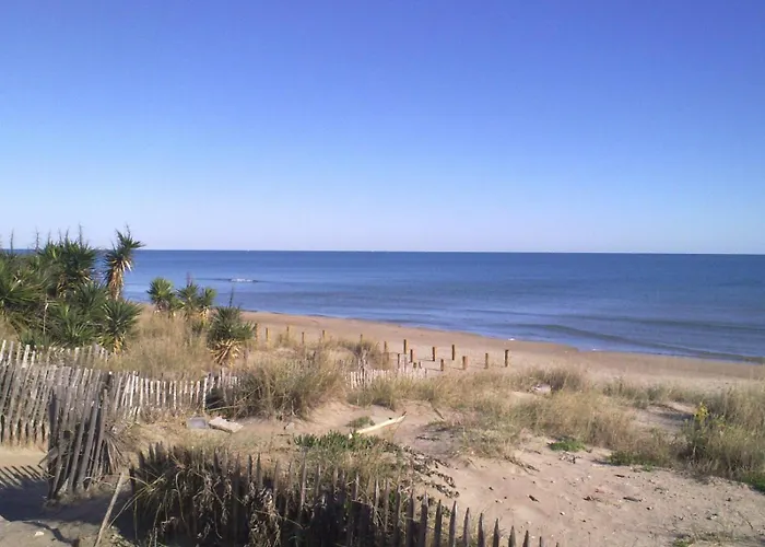 17, Heliopolis O Au Village Naturiste Agde
