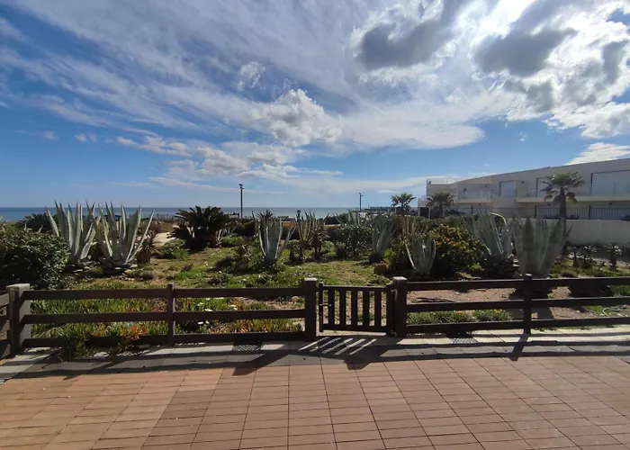 17, Heliopolis O Au Village Naturiste